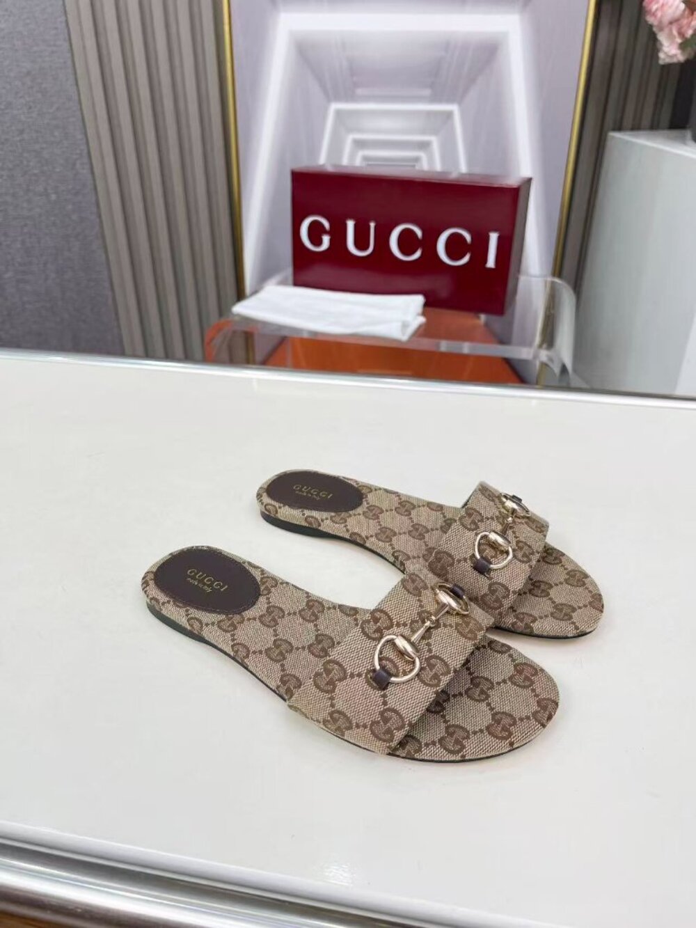 Gucci Sandals With Box - Picture 3 of 6